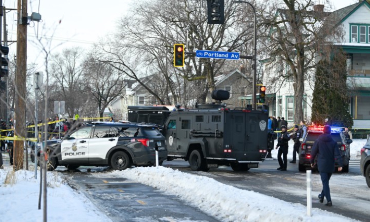 Мъж е прострелян в Минеаполис по време на федерално имиграционно разследване